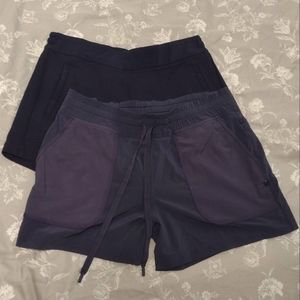 BUNDLE - 2 Lululemon shorts: Noir and GoPack -size 8